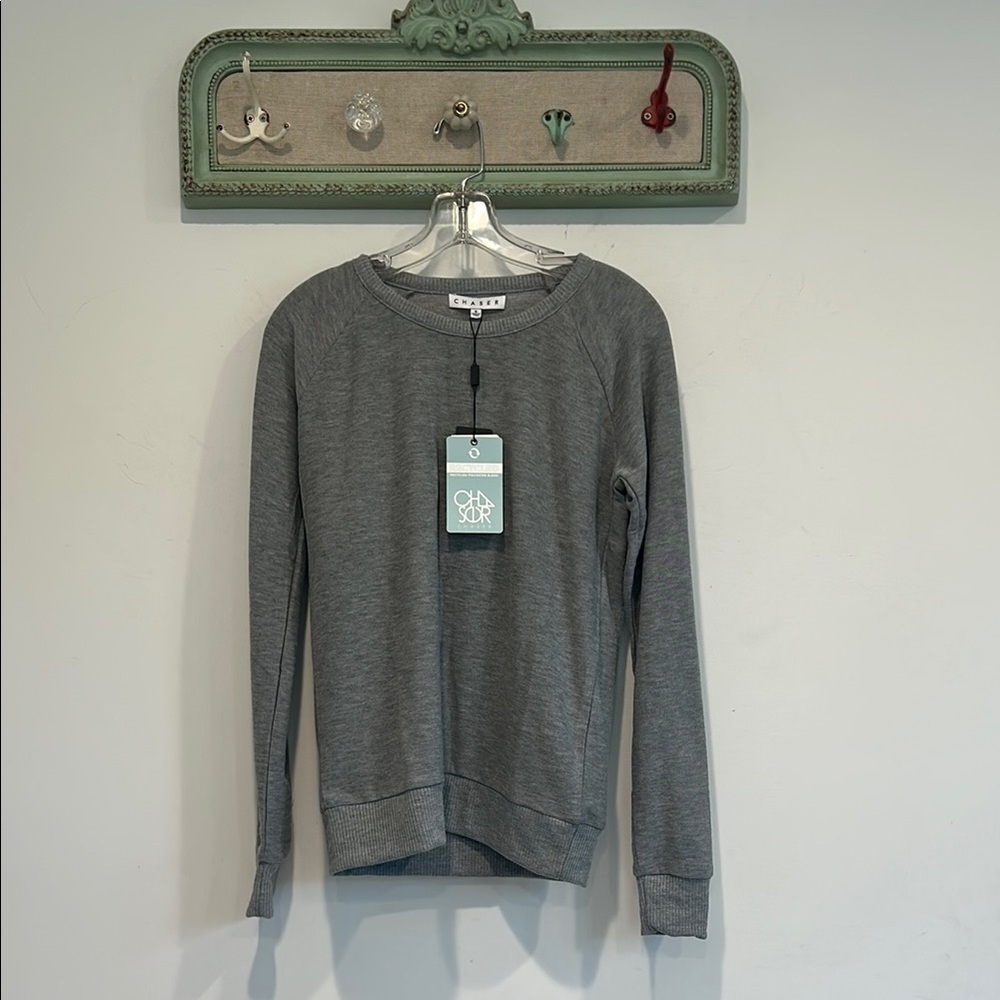 Chaser soft Gray Long Sleeve crewneck Sweatshirt elevated basic womens small new